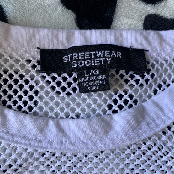 STREETWEAR SOCIETY 🖤 white crop top🤍 - Picture 3 of 3